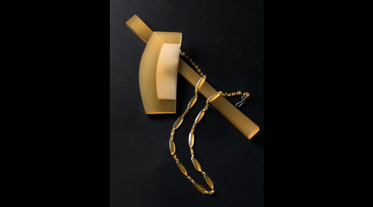 鼈甲のネックレス/櫛/笄