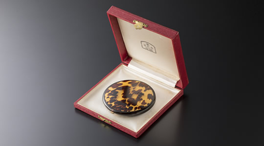 鼈甲のコンパクト