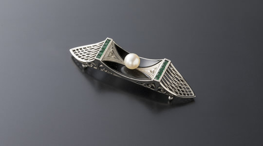 エメラルド/オニキス/パールの帯留め